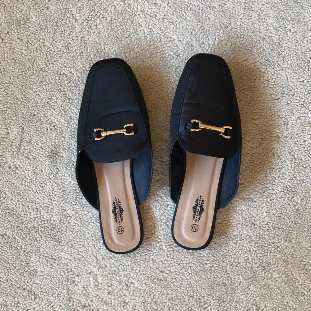 Women’s flats